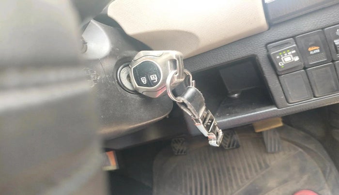 2015 Maruti Wagon R 1.0 VXI, CNG, Manual, 90,149 km, interior