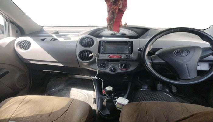 2011 Toyota Etios G, CNG, Manual, 2,25,833 km, interior