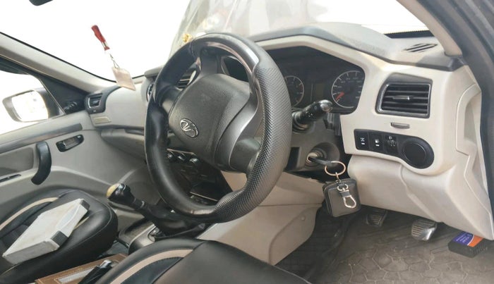 2017 Mahindra Scorpio S6 PLUS, Diesel, Manual, 548 km, interior