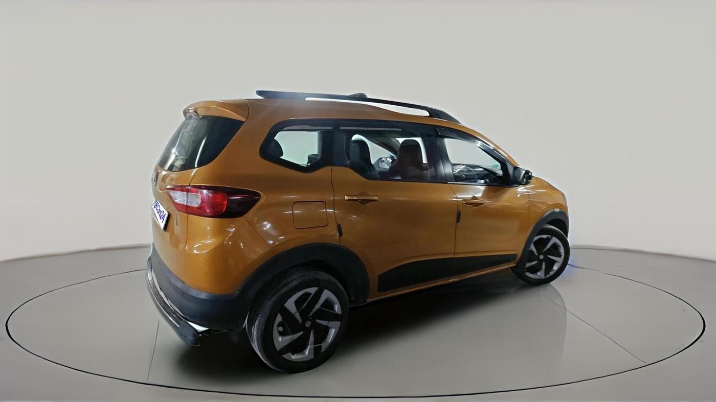 2022 Renault TRIBER RXT, Petrol, Manual, 48,800 km, exterior