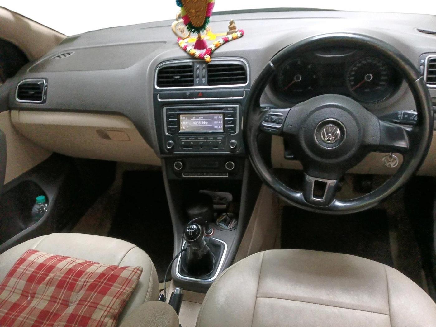 2013 Volkswagen Vento HIGHLINE DIESEL 1.6, Diesel, Manual, 1,35,001 km, interior