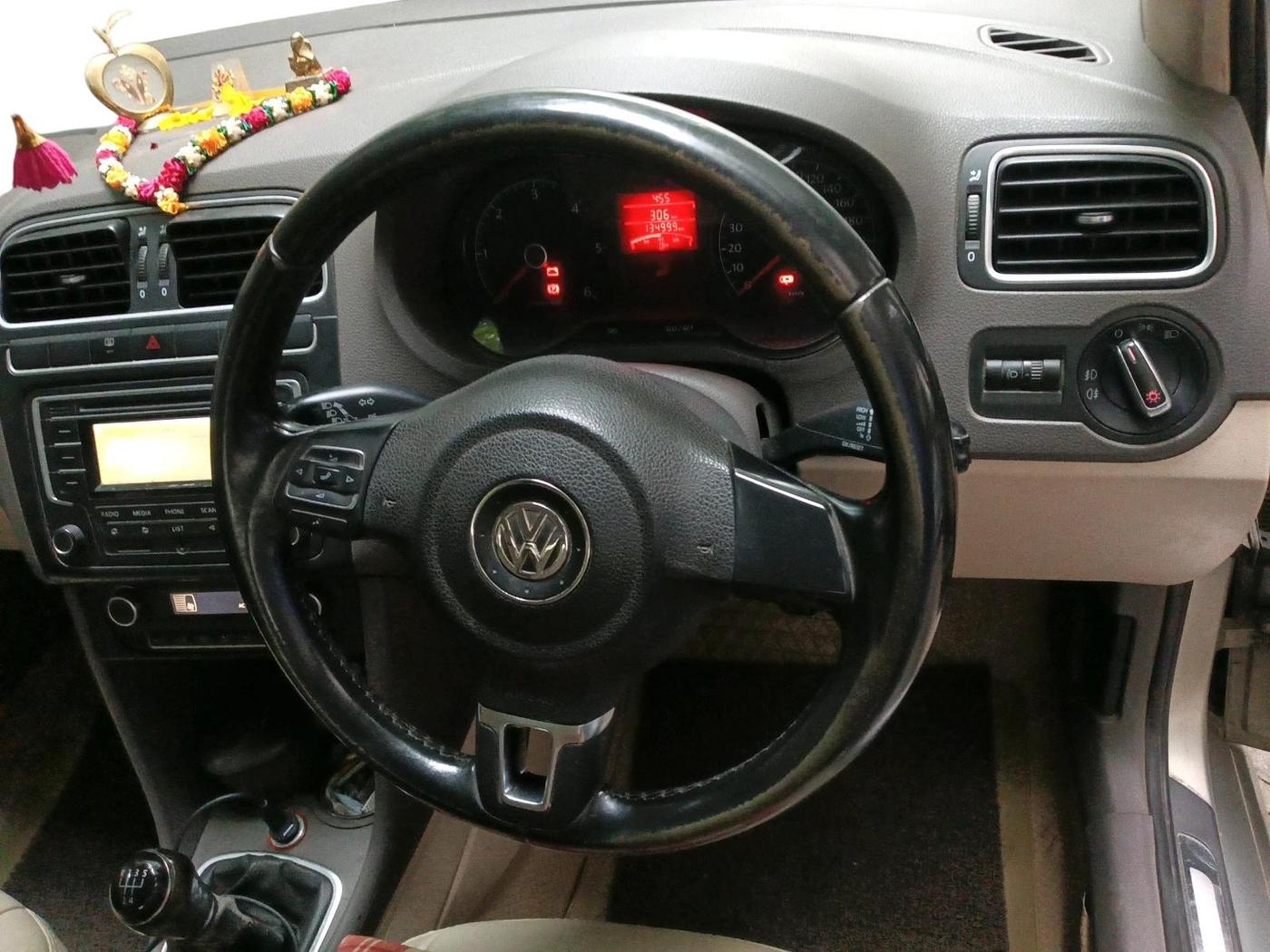 2013 Volkswagen Vento HIGHLINE DIESEL 1.6, Diesel, Manual, 1,35,001 km, interior