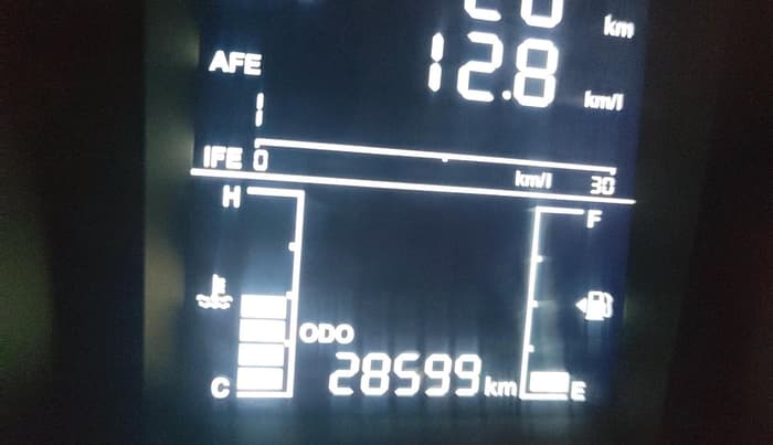 2023 Mahindra XUV300 W6 1.2 PETROL, Petrol, Manual, 28,599 km, interior