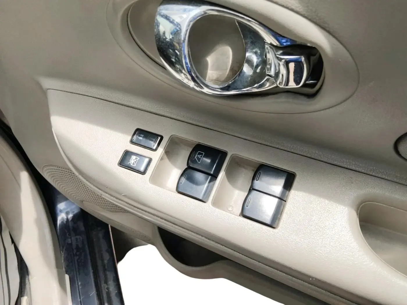 2011 Nissan Micra XV PREMIUM DIESEL, Diesel, Manual, 13,80,091 km, interior