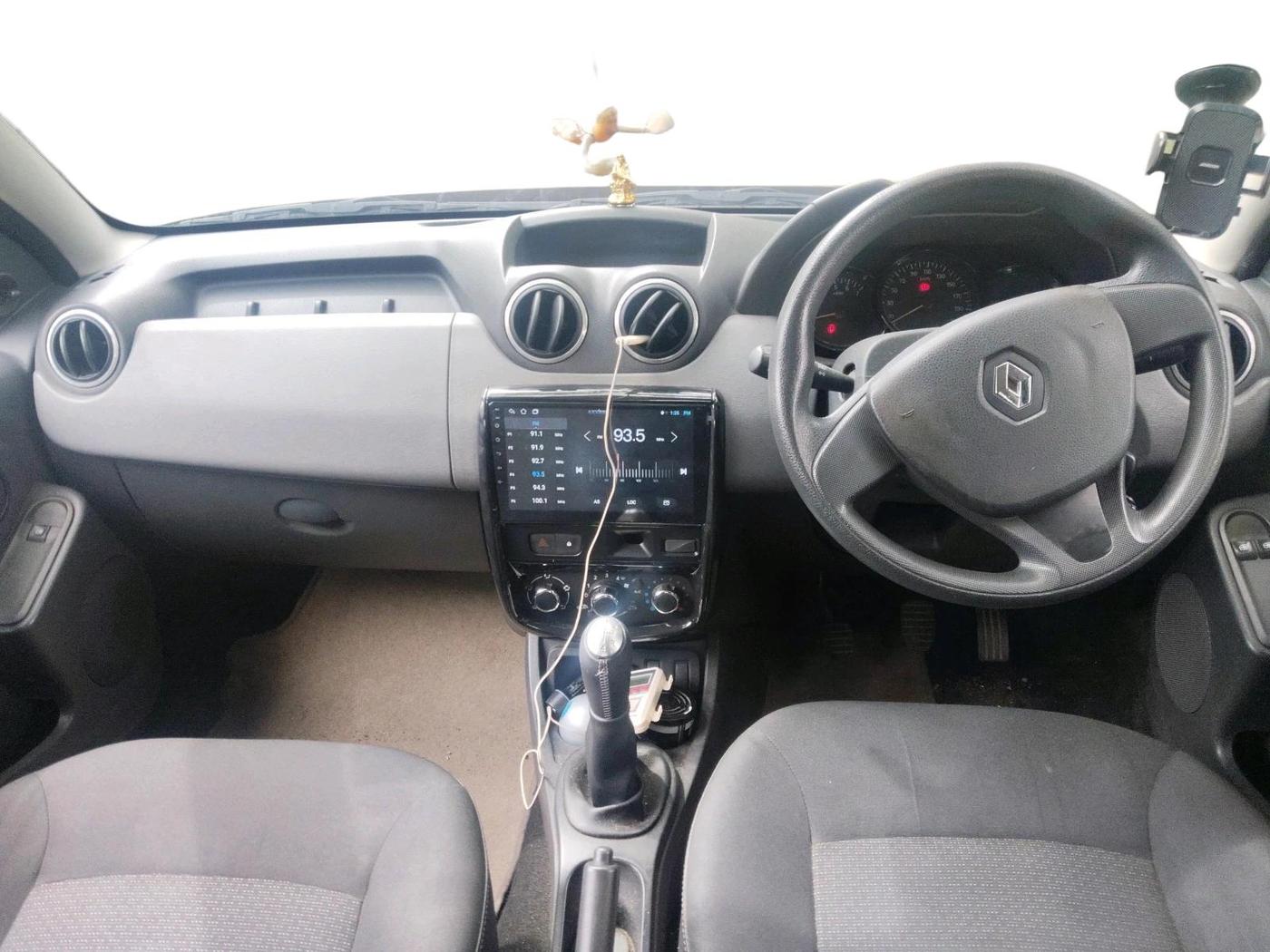 2015 Renault Duster 85 PS RXE DIESEL, Diesel, Manual, 1,05,617 km, interior