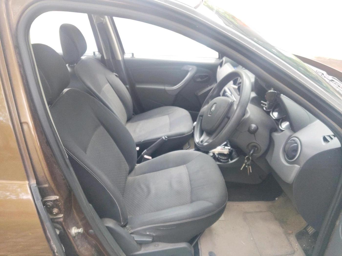 2015 Renault Duster 85 PS RXE DIESEL, Diesel, Manual, 1,05,617 km, interior
