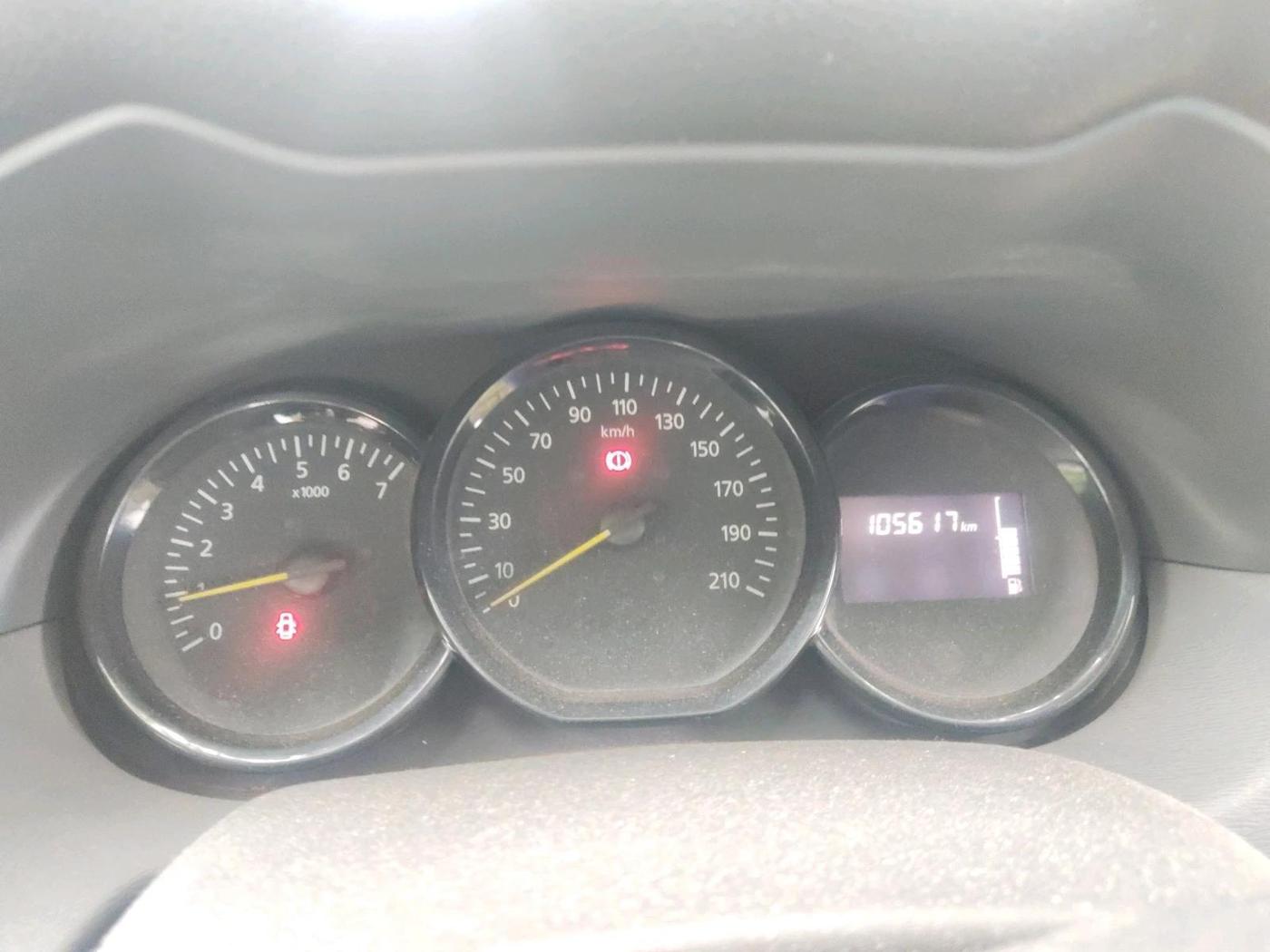 2015 Renault Duster 85 PS RXE DIESEL, Diesel, Manual, 1,05,617 km, interior
