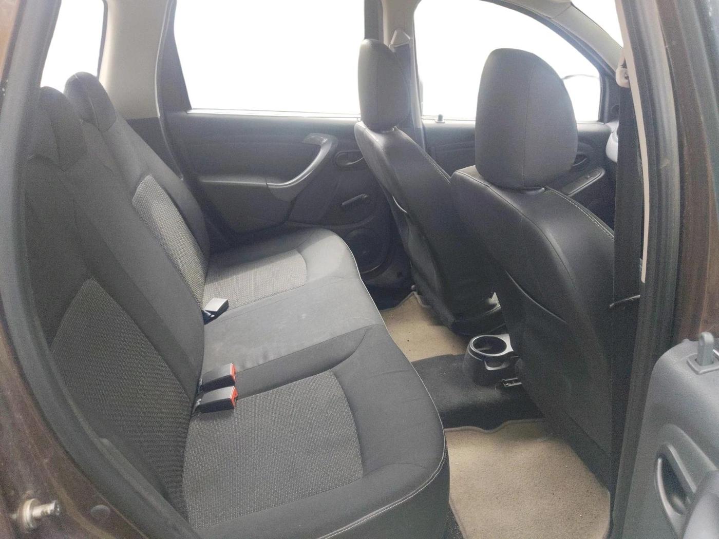 2015 Renault Duster 85 PS RXE DIESEL, Diesel, Manual, 1,05,617 km, interior