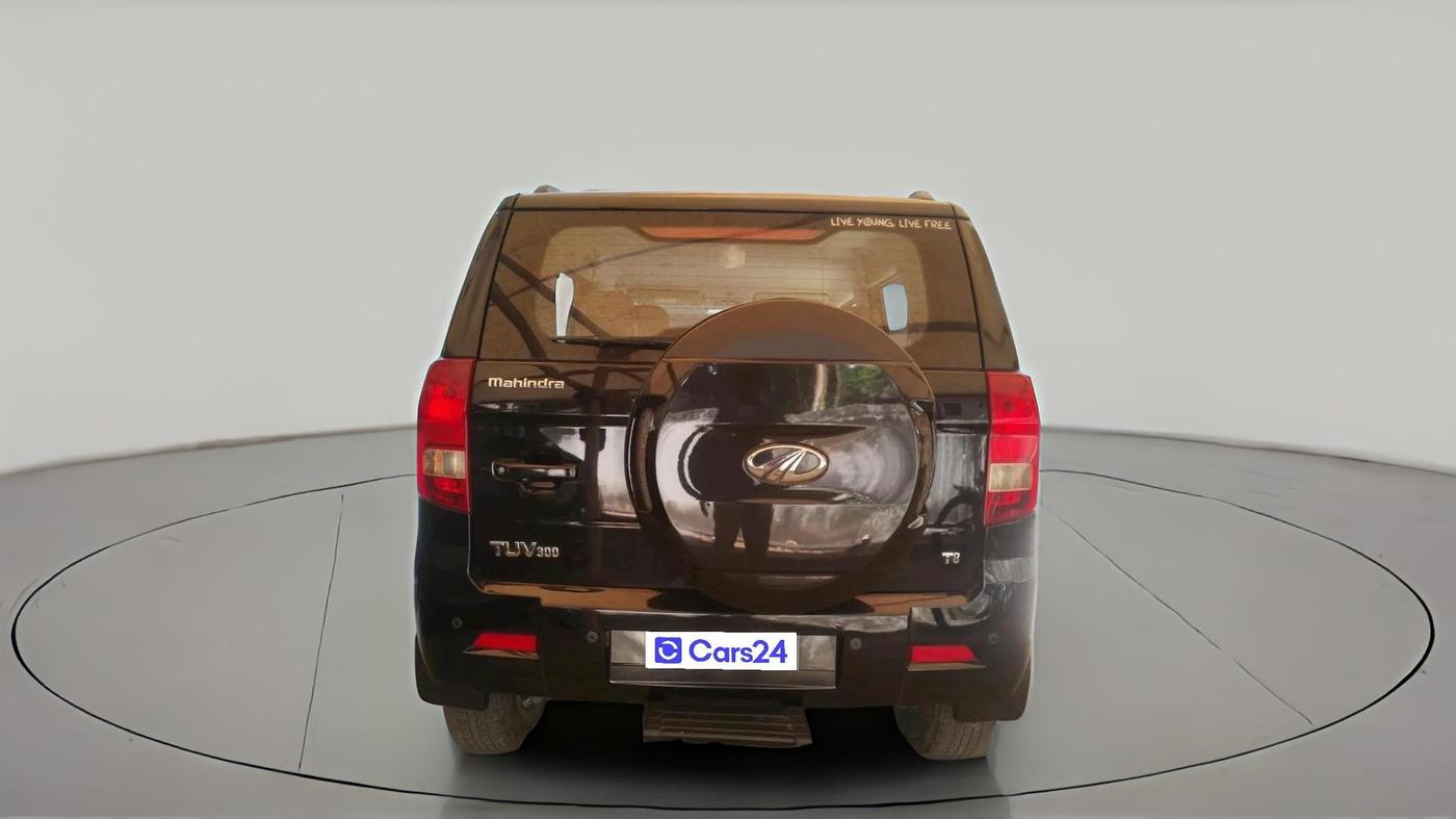2016 Mahindra TUV300 T8, Diesel, Manual, 1,45,937 km, exterior