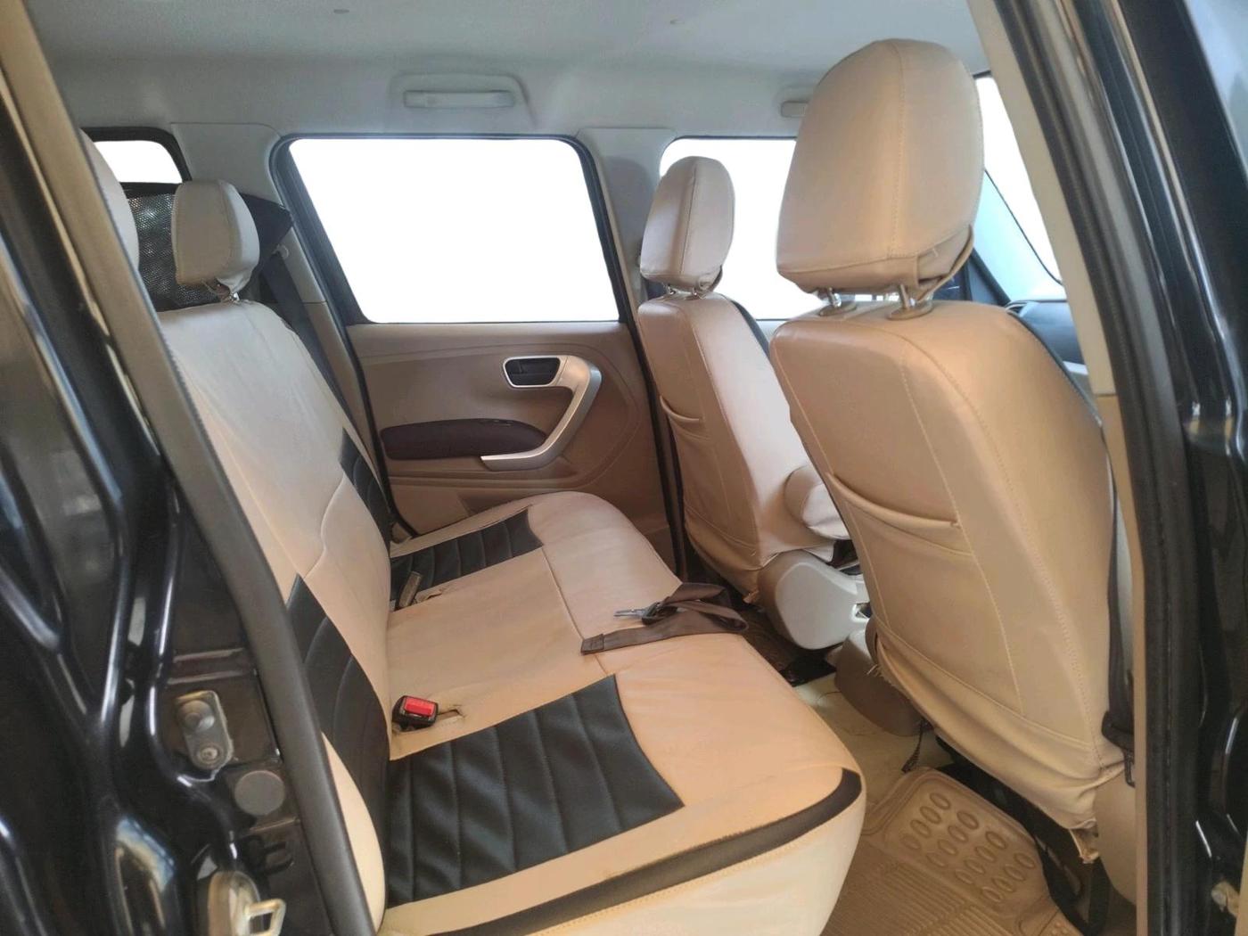 2016 Mahindra TUV300 T8, Diesel, Manual, 1,45,937 km, interior