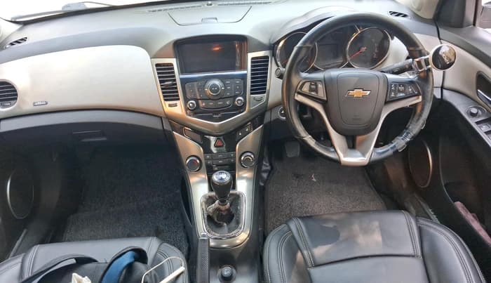 2016 Chevrolet Cruze LTZ, Diesel, Manual, 1,71,940 km, interior