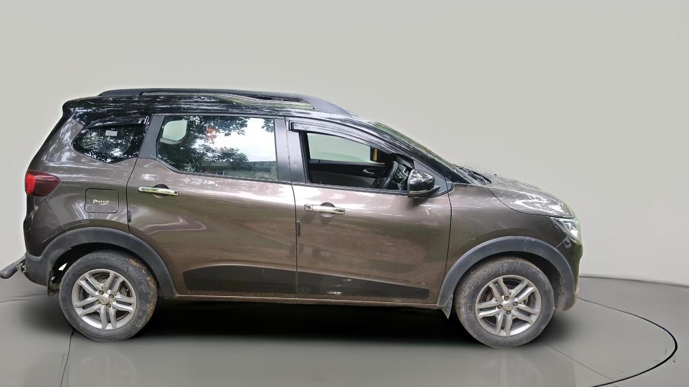2021 Renault TRIBER RXZ, Petrol, Manual, 55,568 km, exterior
