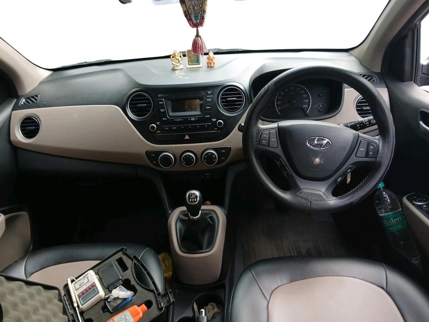 2016 Hyundai Grand i10 SPORTZ 1.2 KAPPA VTVT, Petrol, Manual, 18,325 km, interior