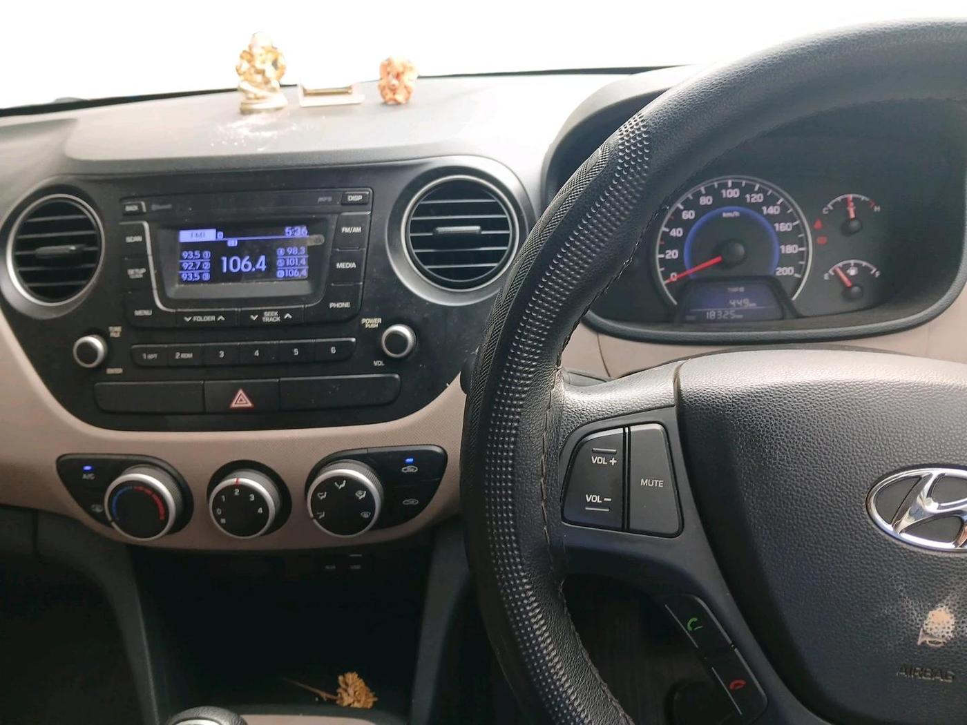 2016 Hyundai Grand i10 SPORTZ 1.2 KAPPA VTVT, Petrol, Manual, 18,325 km, interior