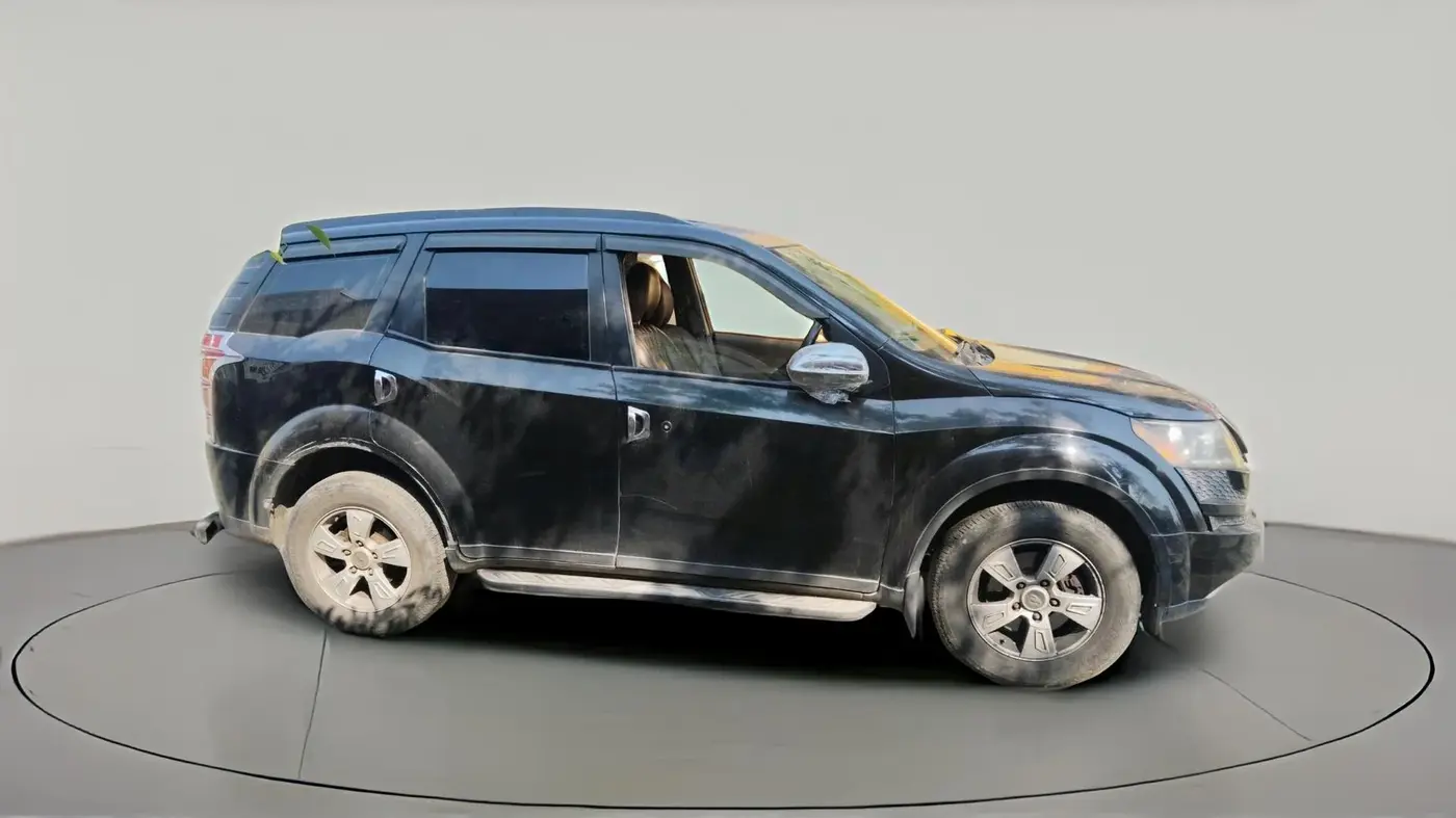 2015 Mahindra XUV500 W8, Diesel, Manual, 1,15,219 km, exterior