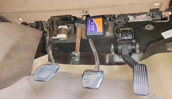 2015 Mahindra XUV500 W8, Diesel, Manual, 1,15,219 km, interior