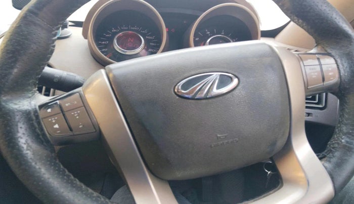 2015 Mahindra XUV500 W8, Diesel, Manual, 1,15,219 km, interior