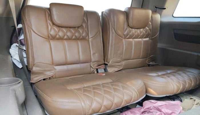 2015 Mahindra XUV500 W8, Diesel, Manual, 1,15,219 km, interior