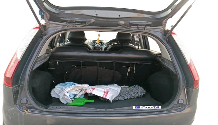 2013 Ford Figo TITANIUM 1.2 PETROL, Petrol, Manual, 1,07,403 km, exterior