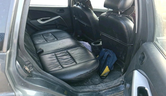 2013 Ford Figo TITANIUM 1.2 PETROL, Petrol, Manual, 1,07,403 km, interior