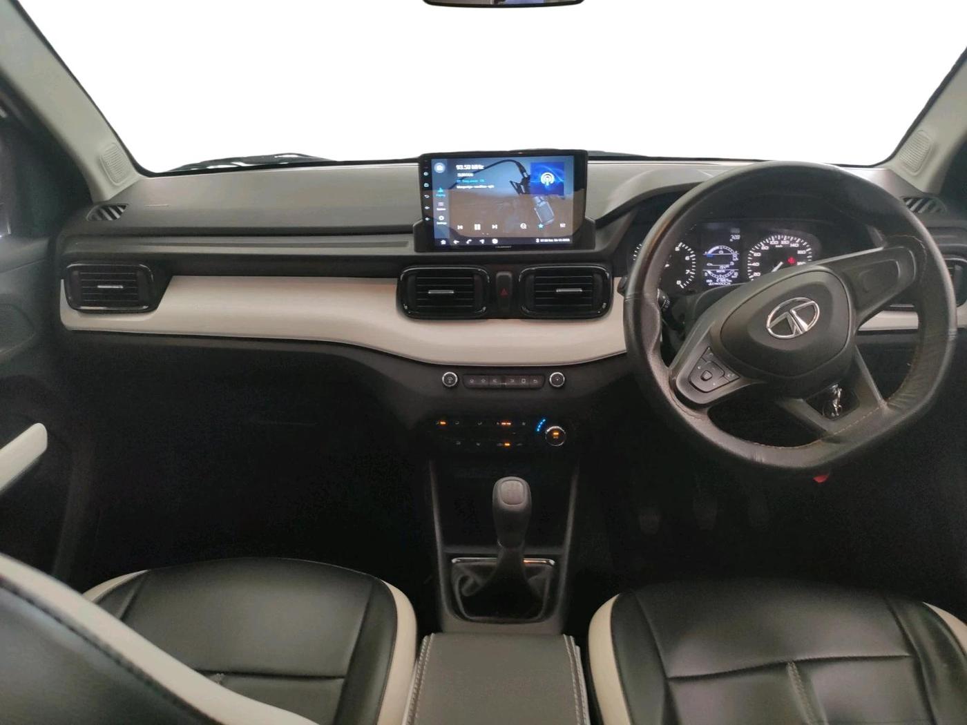 2023 Tata PUNCH PURE MT, Petrol, Manual, 27,665 km, interior