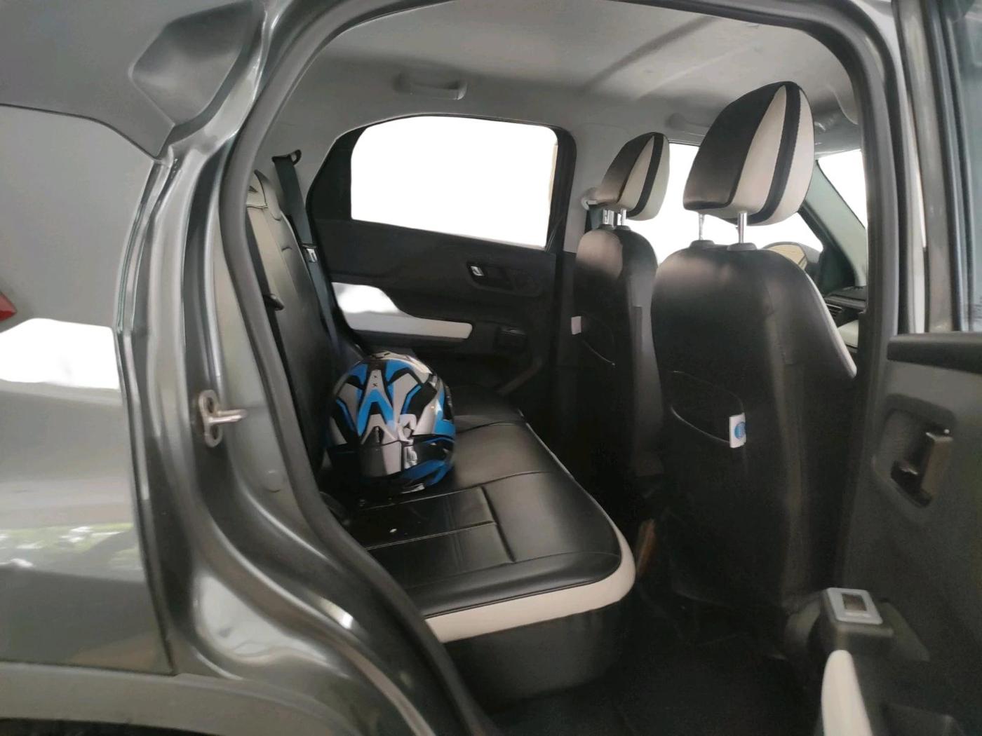 2023 Tata PUNCH PURE MT, Petrol, Manual, 27,665 km, interior