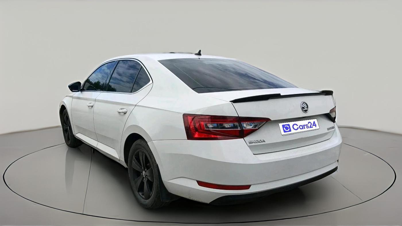 2016 Skoda Superb STYLE 1.8 TSI MT, Petrol, Manual, 1,44,011 km, exterior