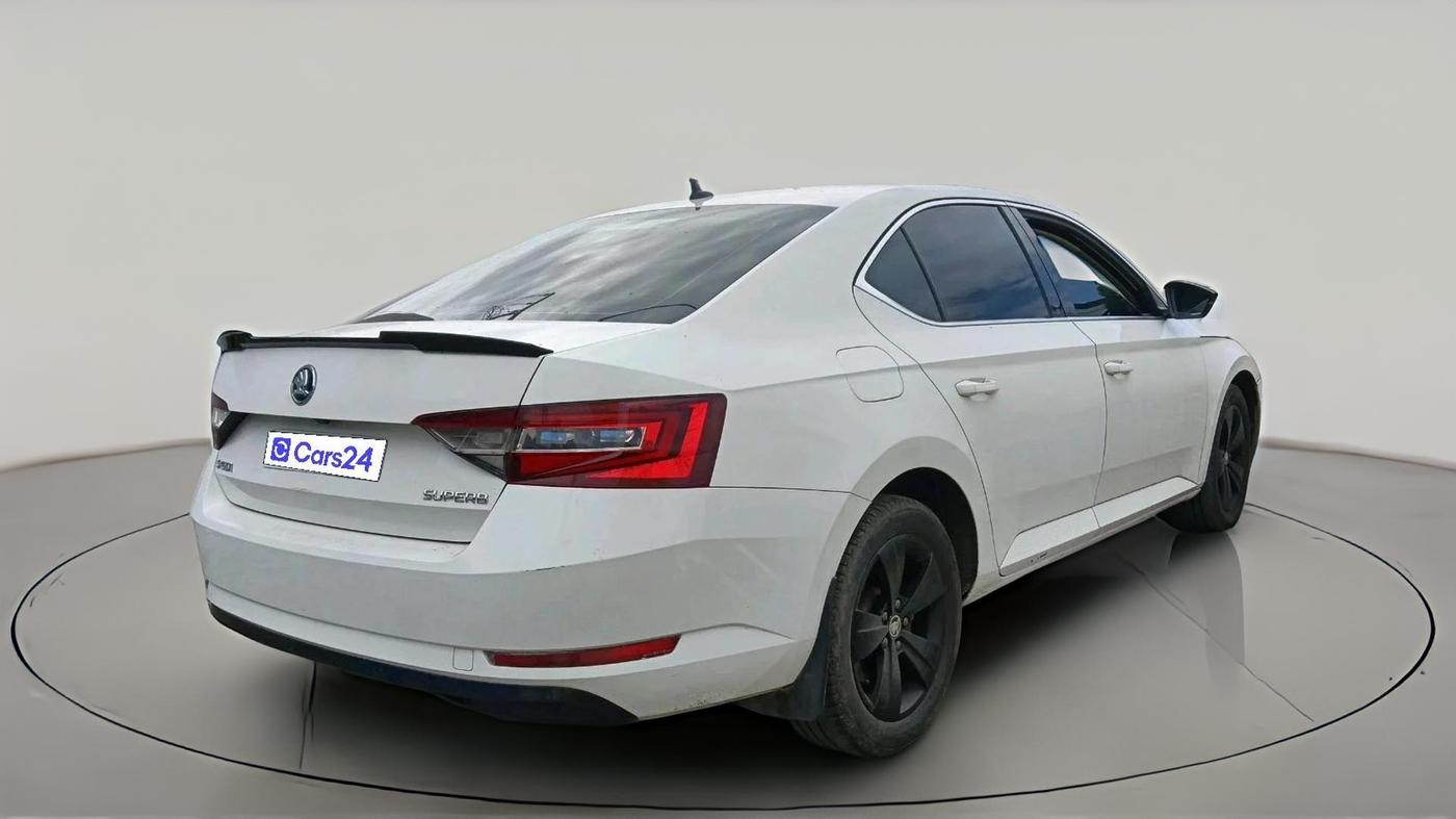 2016 Skoda Superb STYLE 1.8 TSI MT, Petrol, Manual, 1,44,011 km, exterior