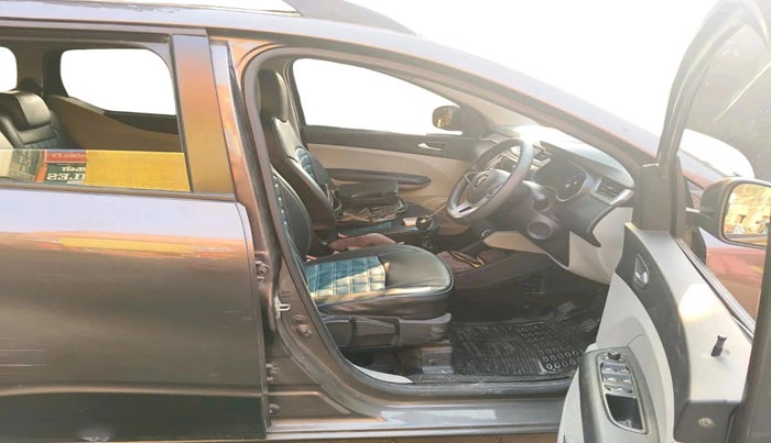 2023 Renault TRIBER RXZ, Petrol, Manual, 31,775 km, interior