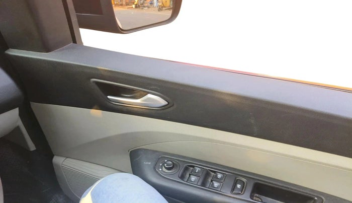 2023 Renault TRIBER RXZ, Petrol, Manual, 31,775 km, interior