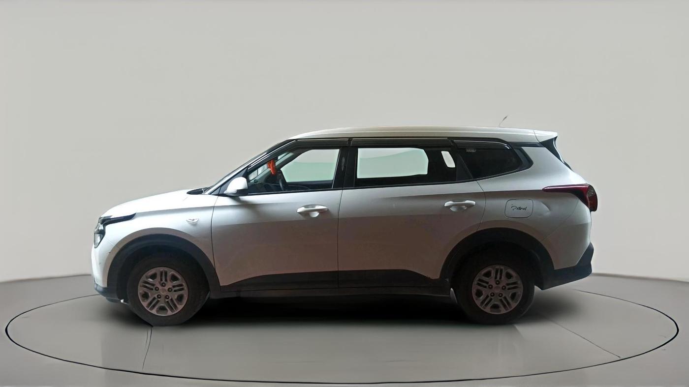 2023 KIA CARENS PREMIUM 1.5 PETROL 7 STR, Petrol, Manual, 5,207 km, exterior
