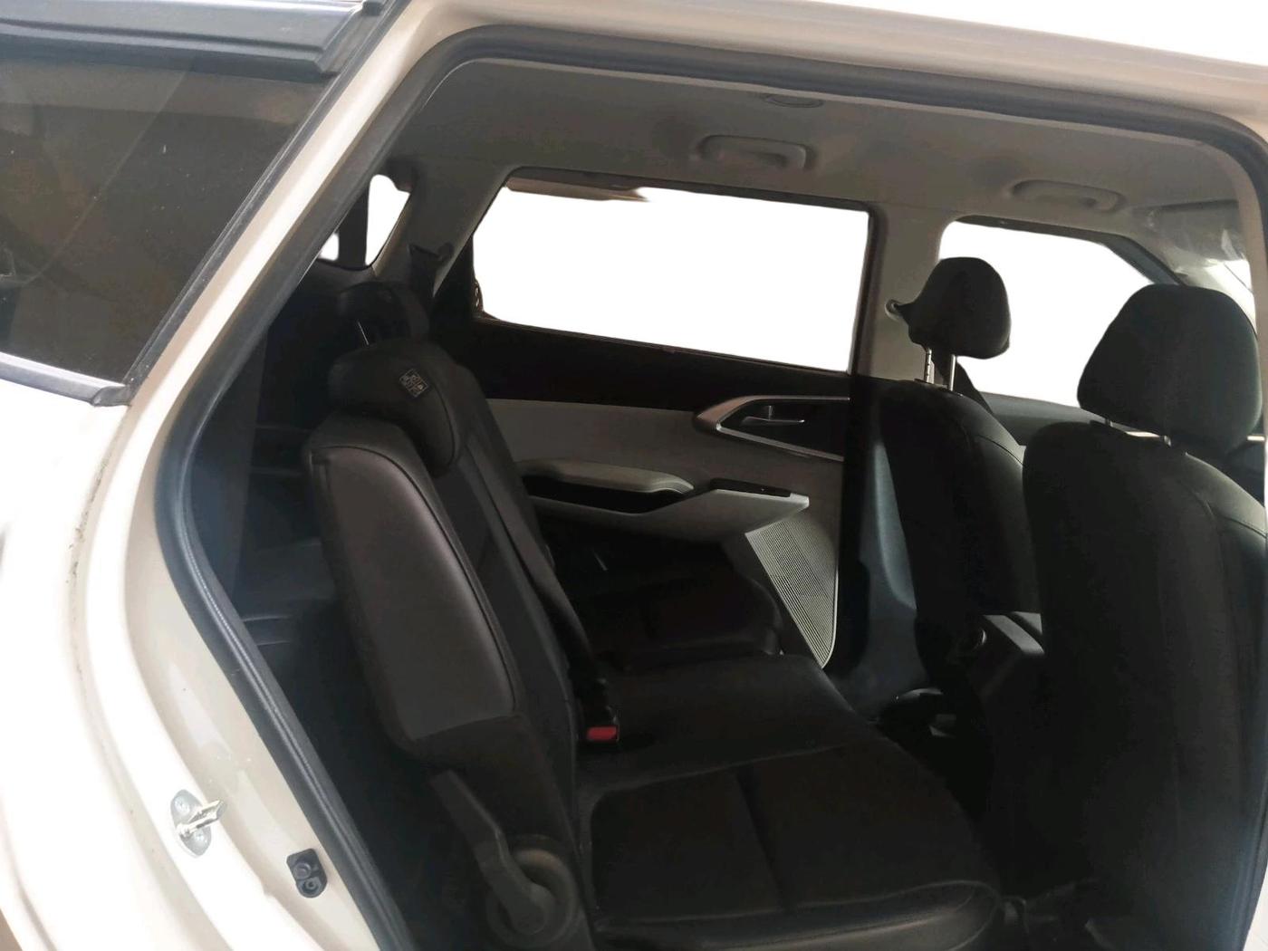 2023 KIA CARENS PREMIUM 1.5 PETROL 7 STR, Petrol, Manual, 5,207 km, interior