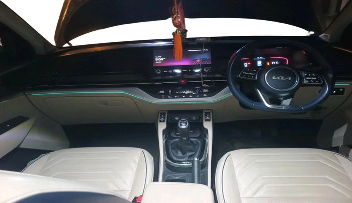 2022 KIA CARENS LUXURY PLUS 1.4 PETROL 7 STR, Petrol, Manual, 22,488 km, interior