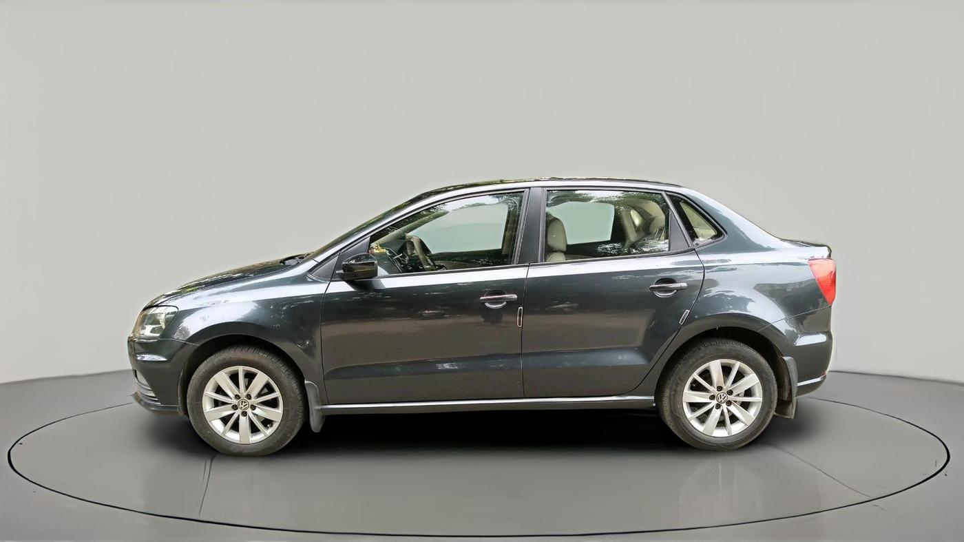 2017 Volkswagen Ameo HIGHLINE1.5L, Diesel, Manual, 1,04,130 km, exterior