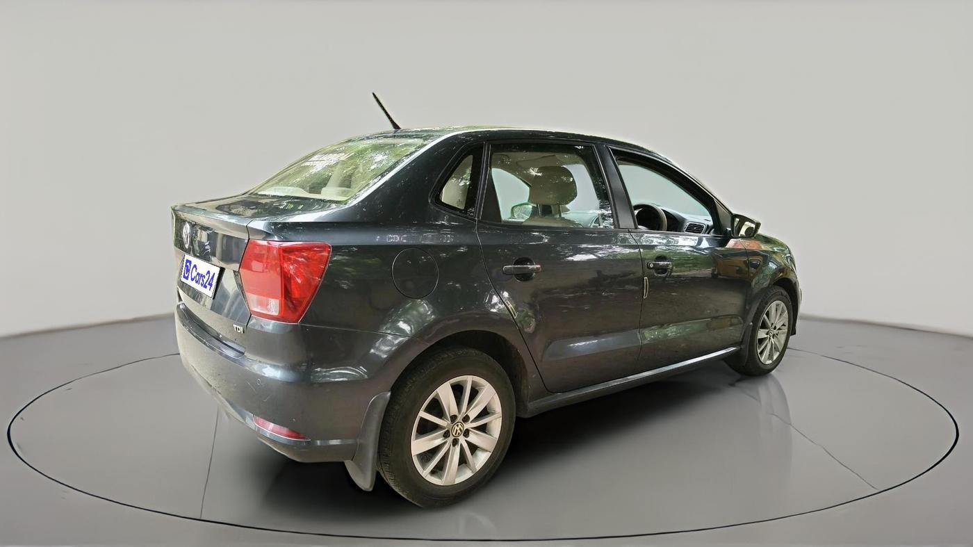 2017 Volkswagen Ameo HIGHLINE1.5L, Diesel, Manual, 1,04,130 km, exterior