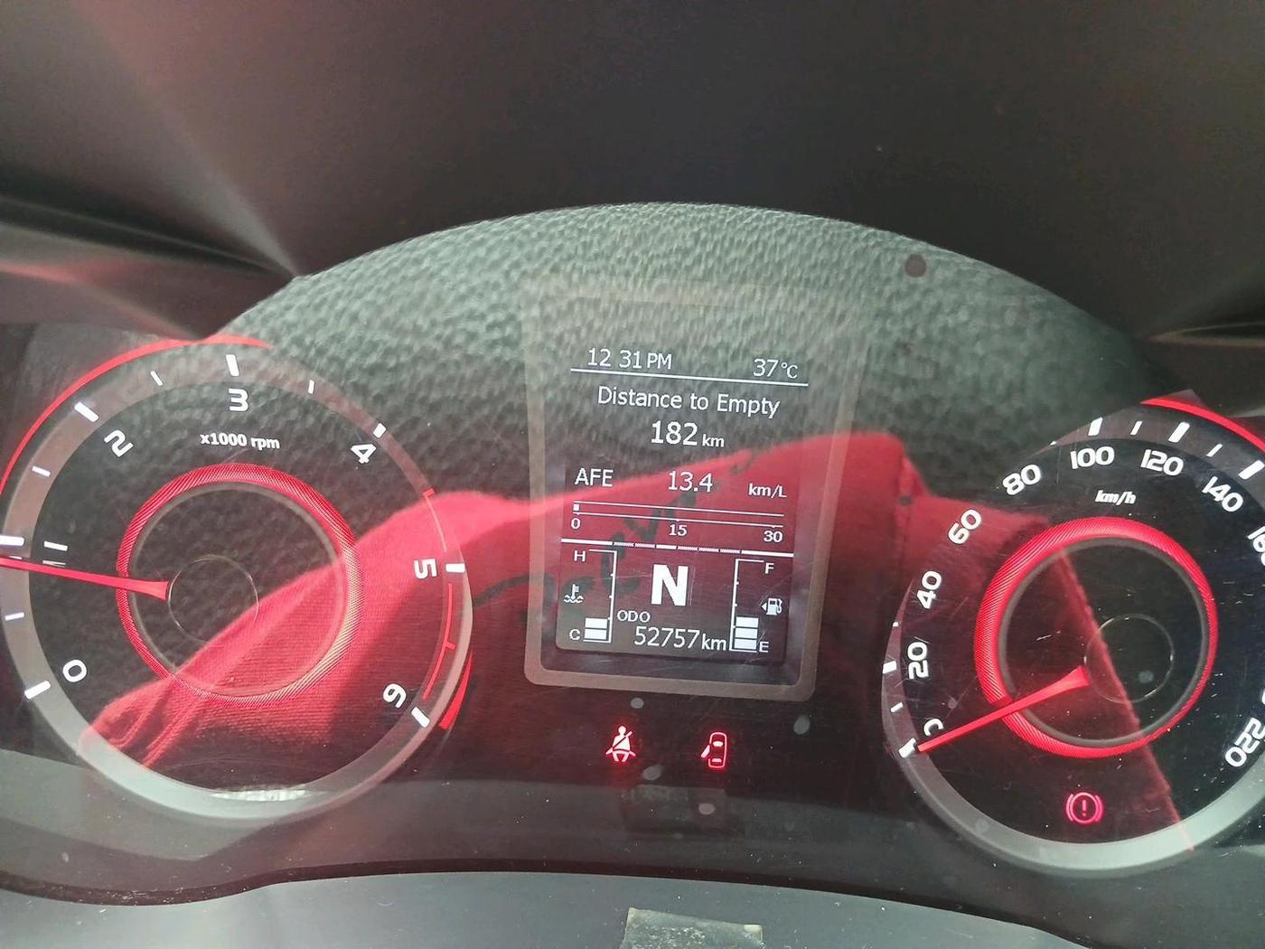 2019 Mahindra XUV300 W8 1.5 DIESEL, Diesel, Manual, 52,757 km, interior