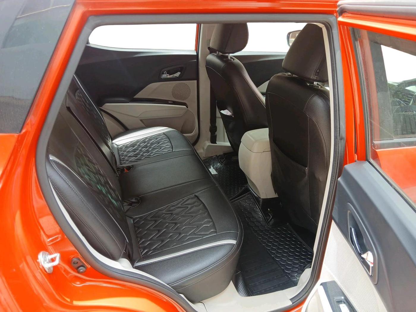 2019 Mahindra XUV300 W8 1.5 DIESEL, Diesel, Manual, 52,757 km, interior