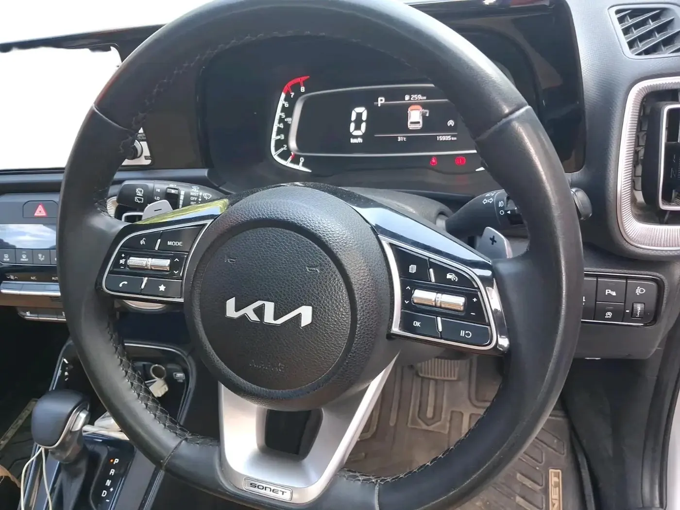 2024 KIA SONET 	 HTX 1.0 TURBO DCT, Petrol, Automatic, 15,935 km, interior