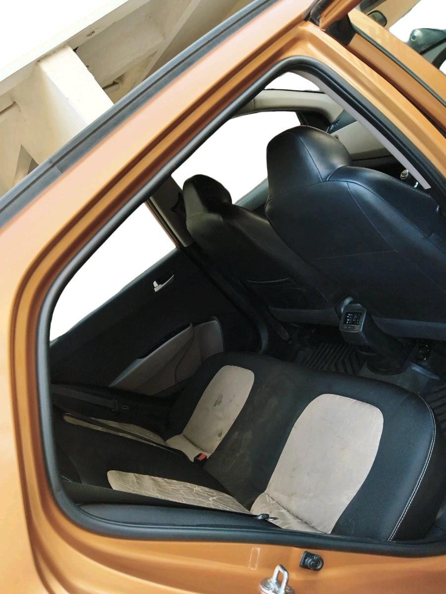 2015 Hyundai Grand i10 SPORTZ 1.2 KAPPA VTVT, Petrol, Manual, 20,494 km, interior