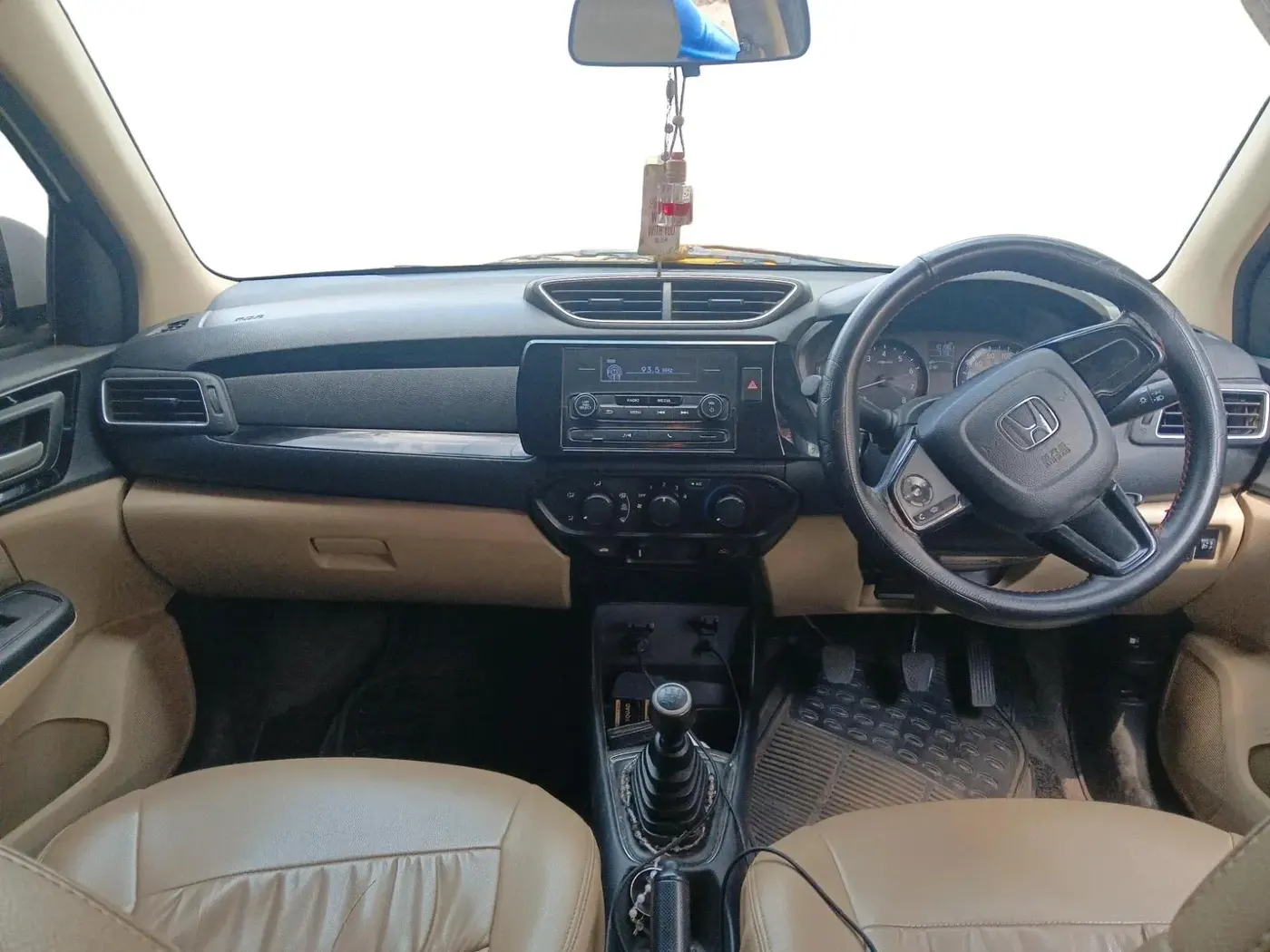 2019 Honda Amaze 1.2L I-VTEC S, Petrol, Manual, 1,01,963 km, interior