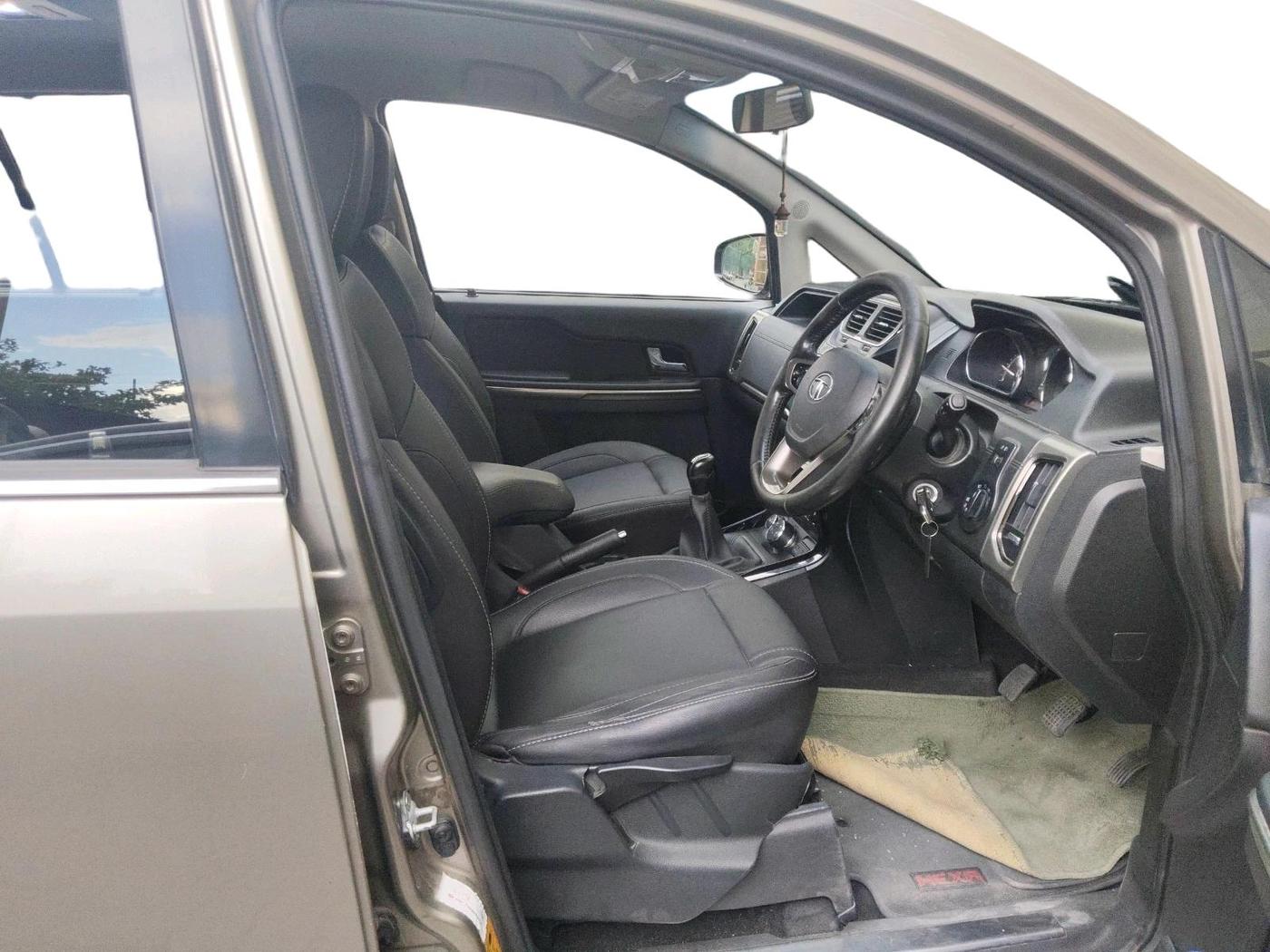 2017 Tata Hexa XT 4X2 6 STR, Diesel, Manual, 1,69,032 km, interior