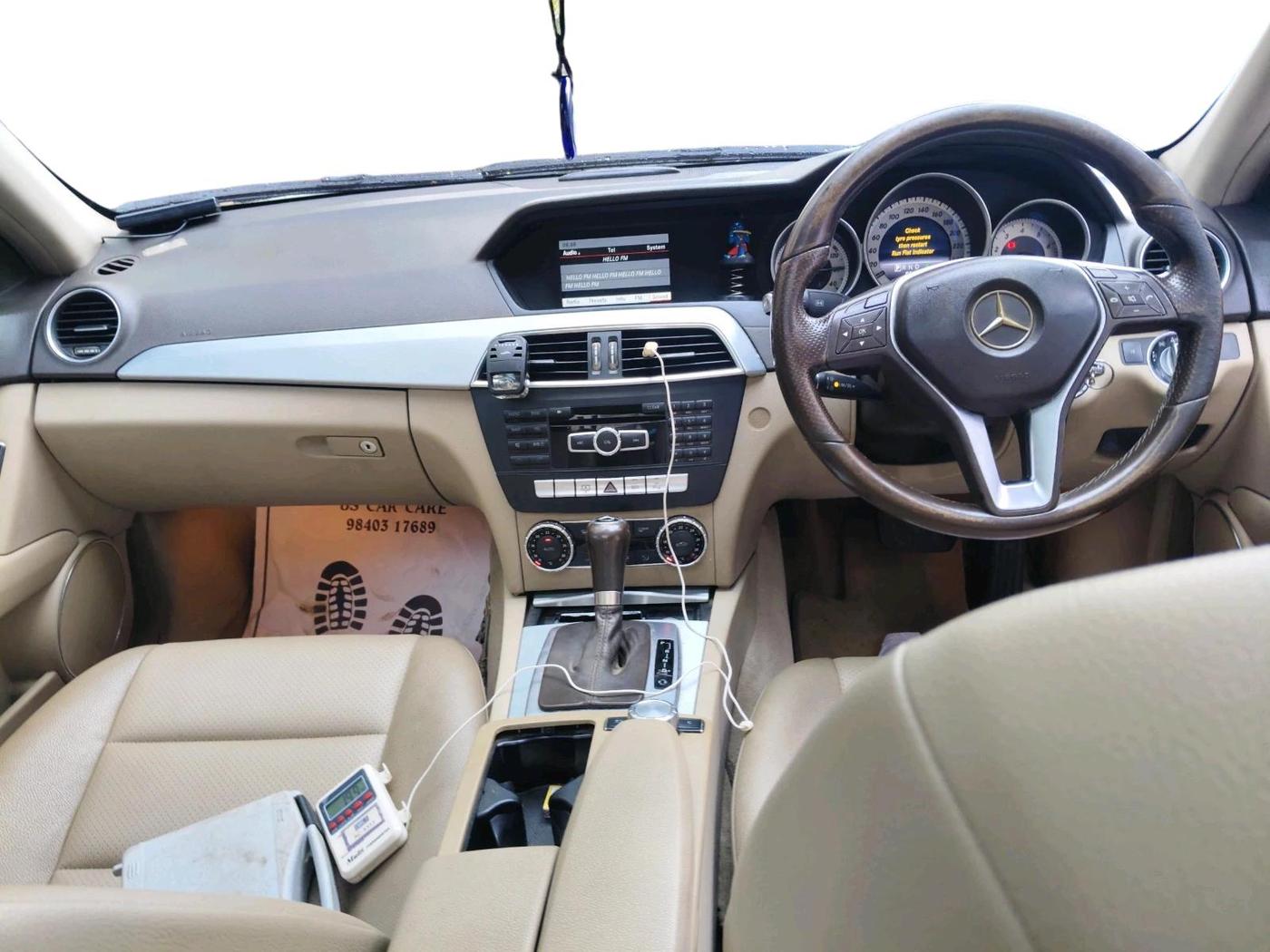 2013 Mercedes Benz C Class 200 CGI AVANTGARDE, Petrol, Automatic, 1,14,493 km, interior