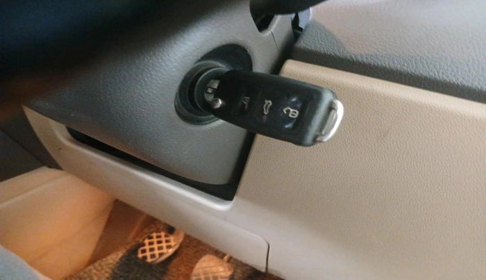 2017 Volkswagen Vento HIGHLINE 1.6 MPI, Petrol, Manual, 59,491 km, interior