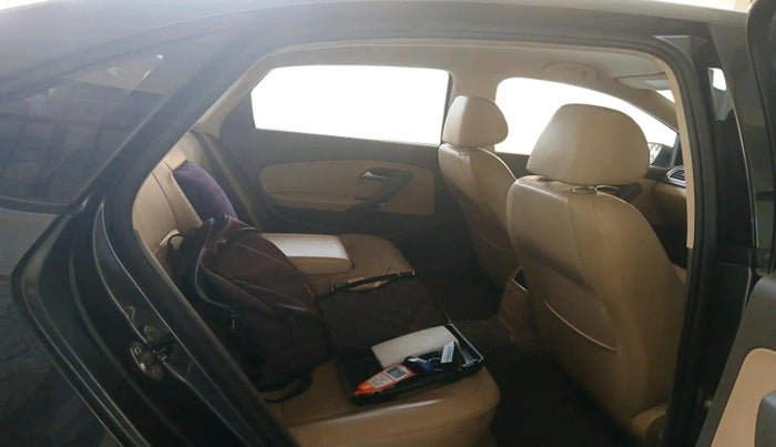 2017 Volkswagen Vento HIGHLINE 1.6 MPI, Petrol, Manual, 59,491 km, interior