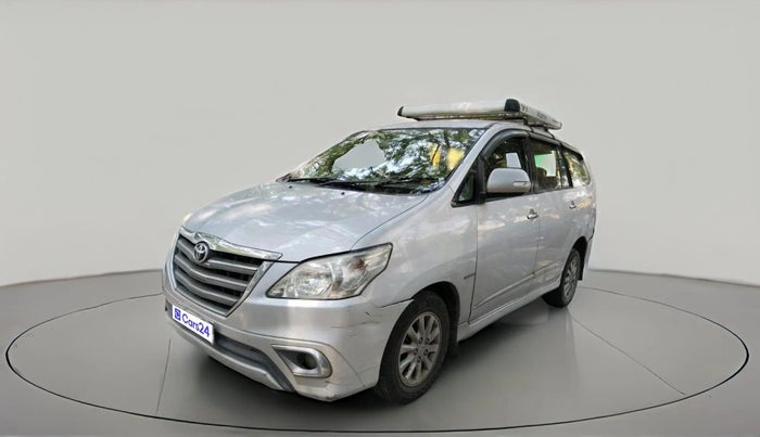 2014 Toyota Innova 2.5 VX 8 STR, Diesel, Manual, 2,23,987 km, exterior
