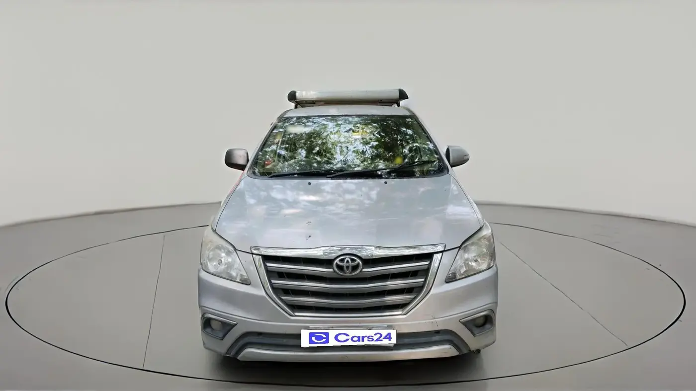 2014 Toyota Innova 2.5 VX 8 STR, Diesel, Manual, 2,23,987 km, exterior