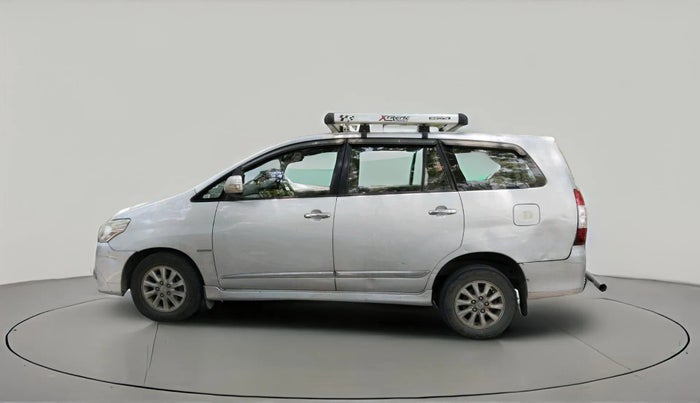2014 Toyota Innova 2.5 VX 8 STR, Diesel, Manual, 2,23,987 km, exterior