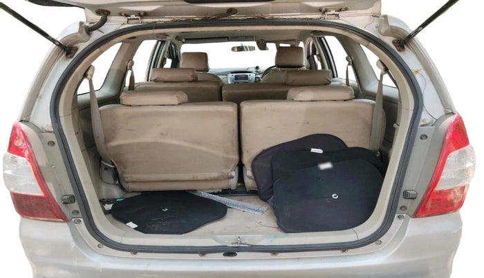 2014 Toyota Innova 2.5 VX 8 STR, Diesel, Manual, 2,23,987 km, exterior