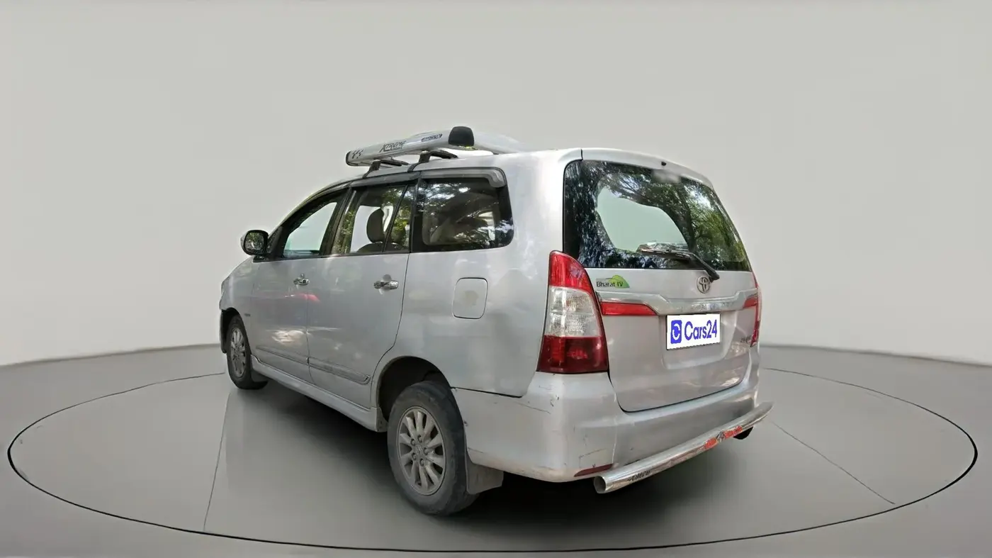 2014 Toyota Innova 2.5 VX 8 STR, Diesel, Manual, 2,23,987 km, exterior