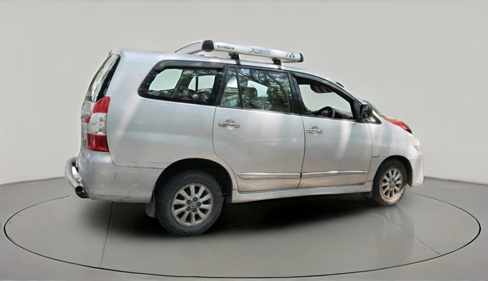 2014 Toyota Innova 2.5 VX 8 STR, Diesel, Manual, 2,23,987 km, exterior